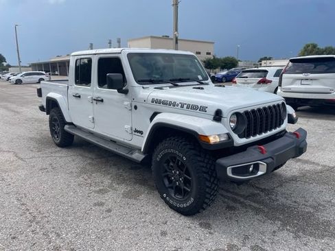 Used 2025 Jeep Gladiator Sport AWD/4WD image 1