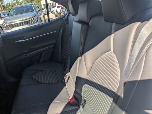 Used 2024 Toyota Camry SE image 27