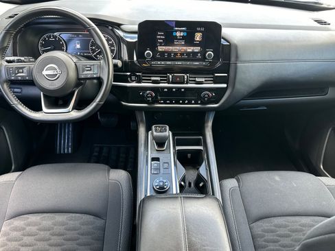 Used 2025 Nissan Pathfinder SV AWD/4WD image 14
