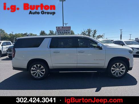 Used 2021 Chevrolet Suburban Premier AWD/4WD image 2
