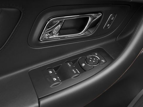 Used 2017 Ford Taurus SE FWD image 33