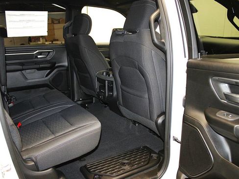 New 2026 RAM 1500 4x4 Crew Cab image 37