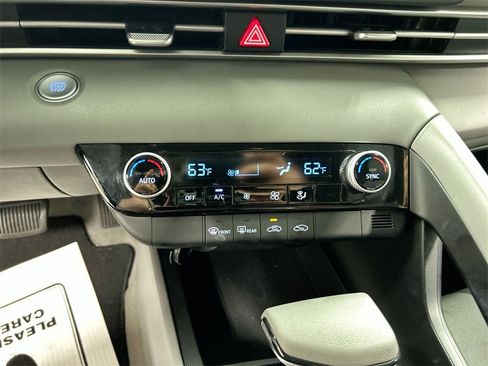 Used 2023 Hyundai Elantra SEL image 16