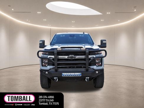 Used 2024 Chevrolet Silverado 2500 LT AWD/4WD image 2
