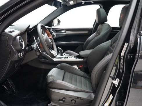 New 2025 Alfa Romeo Stelvio Sprint image 14