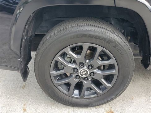 Used 2023 Toyota Sequoia Platinum image 7