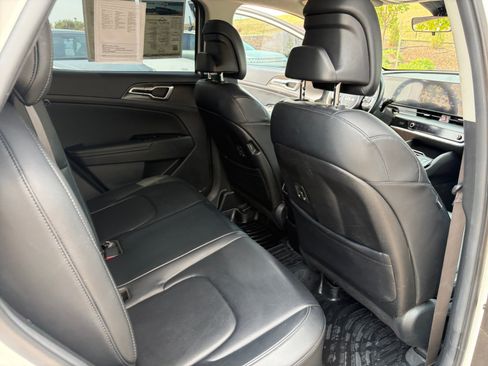 Used 2023 Kia Sportage EX AWD/4WD image 18