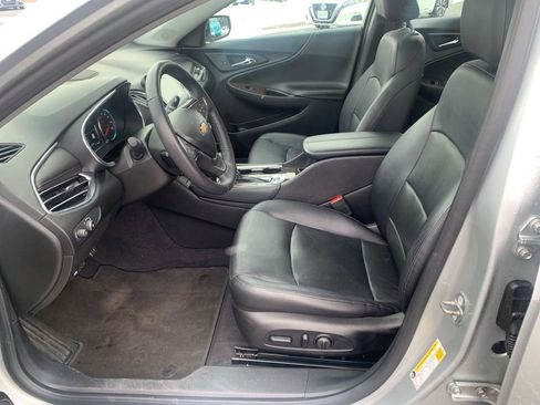 Used 2017 Chevrolet Malibu Premier w/ Driver Confidence Package image 12