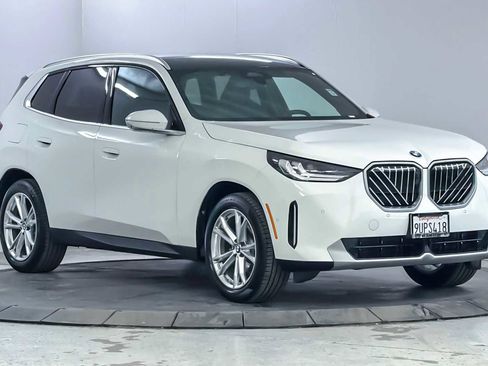 Used 2025 BMW X3 xDrive30i w/ Premium Package image 9