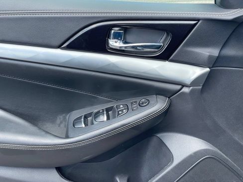Used 2019 Nissan Maxima 3.5 SV w/ Floor Mat Group FWD image 11