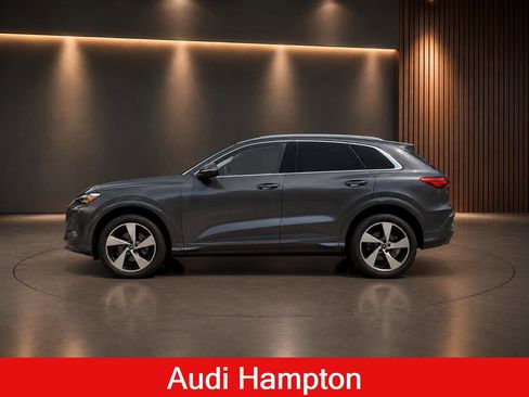 Used 2025 Audi Q5 Premium Plus w/ Premium Plus AWD/4WD image 2