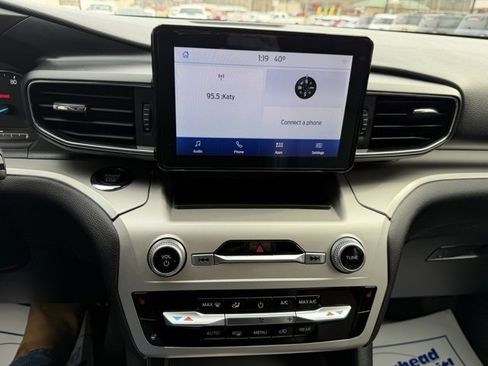 Used 2021 Ford Explorer XLT w/ Equipment Group 202A image 22