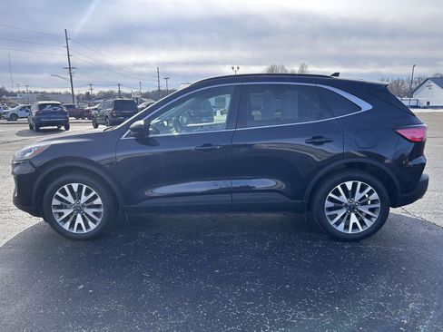 Used 2021 Ford Escape Titanium w/ Class II Trailer Tow Package image 8