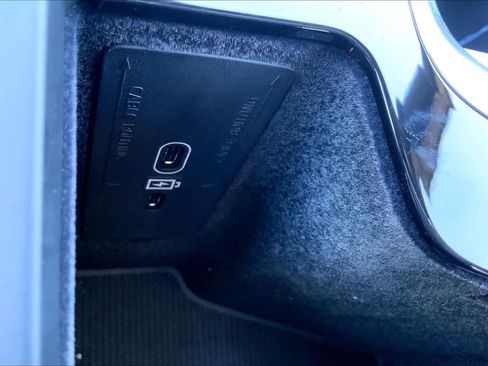 Used 2024 Volvo XC60 B5 Ultimate image 36