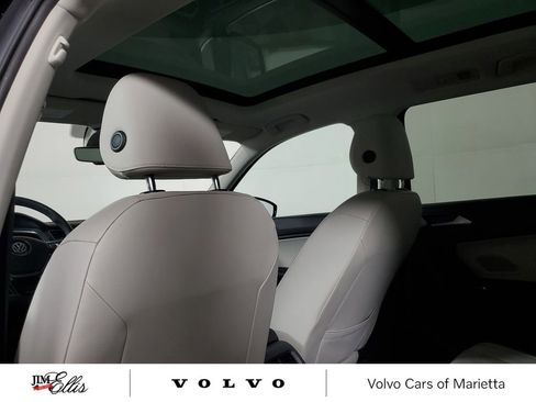 Used 2020 Volkswagen Tiguan SEL image 15