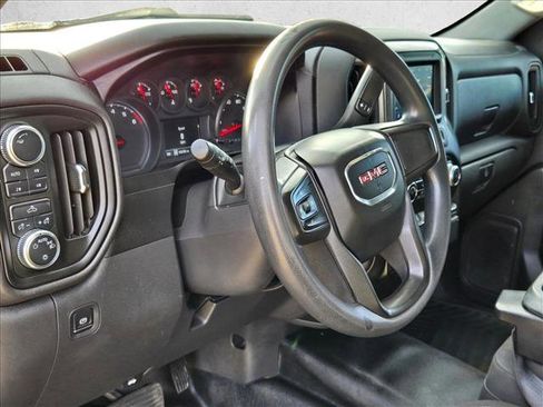 Used 2021 GMC Sierra 1500 4x4 Crew Cab w/ Sierra Value Package image 9