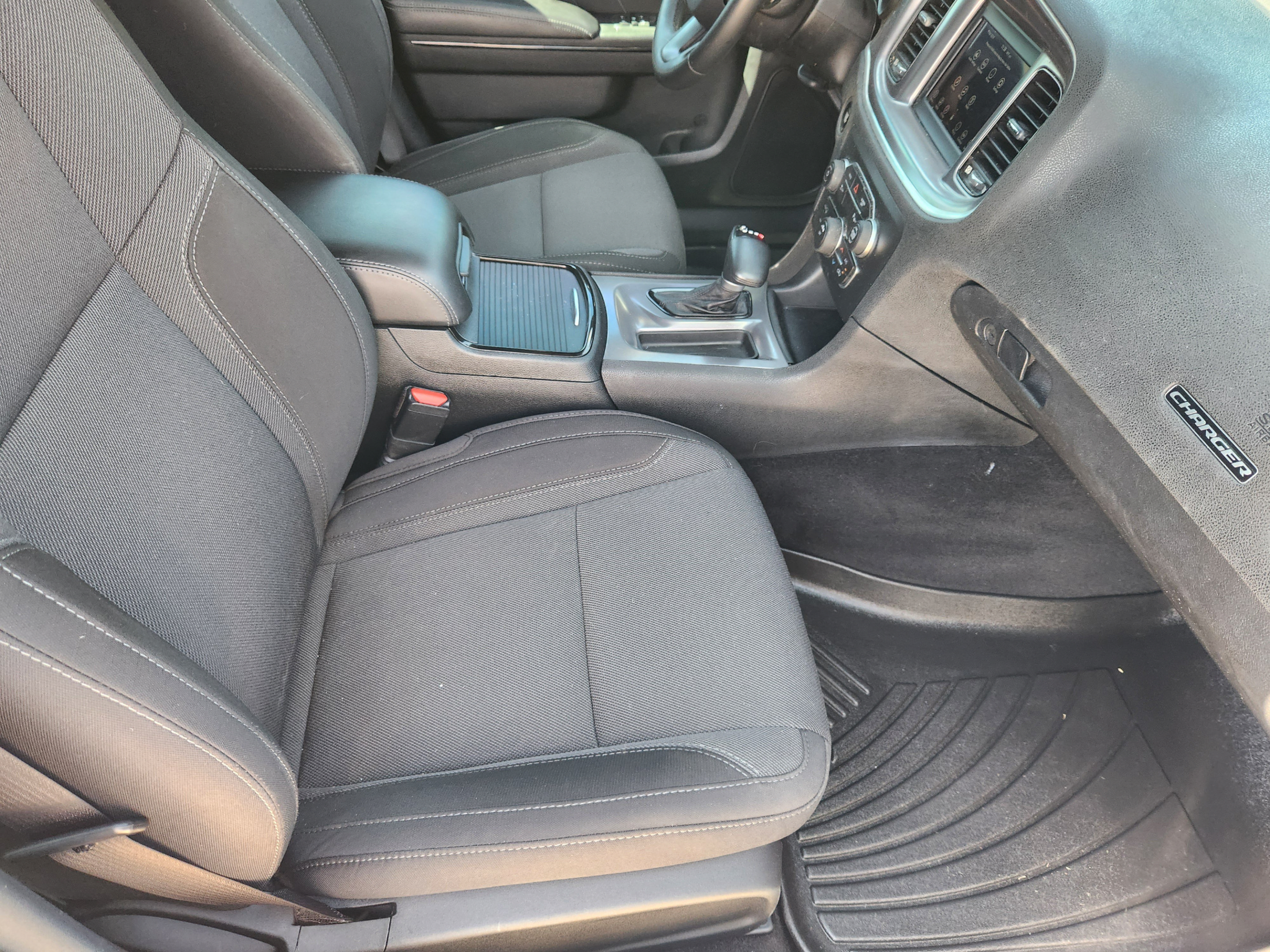 Used 2019 Dodge Charger SXT w/ Plus Group RWD image 10