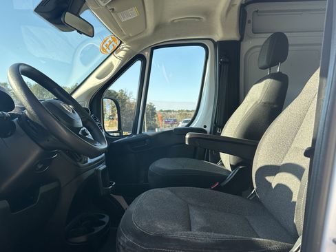 Used 2023 RAM ProMaster 2500 image 12