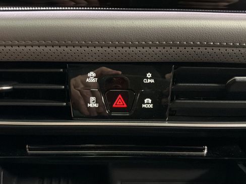 Certified 2026 Volkswagen Atlas Peak Edition AWD/4WD image 28