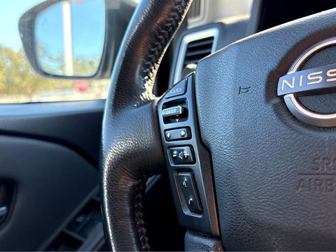 Used 2022 Nissan Frontier SV image 13