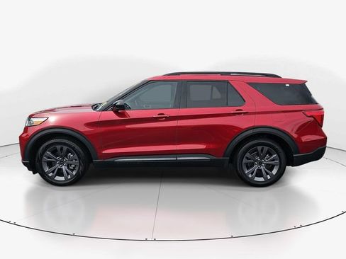 Used 2023 Ford Explorer XLT w/ Equipment Group 202A RWD image 6