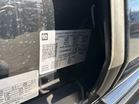 Used 2023 Cadillac Escalade ESV Sport Platinum image 40