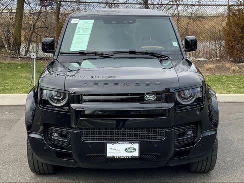 Used 2024 Land Rover Defender 110 V8 image 3