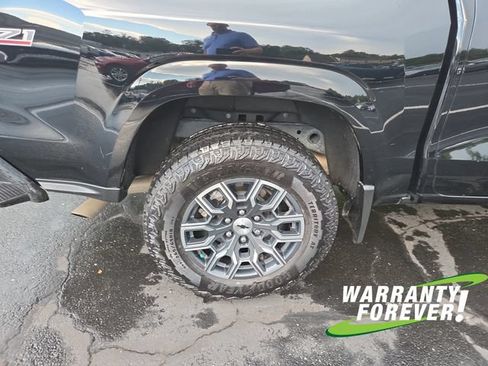 Used 2024 Chevrolet Colorado Z71 w/ Z71 Convenience Package 2 AWD/4WD image 20