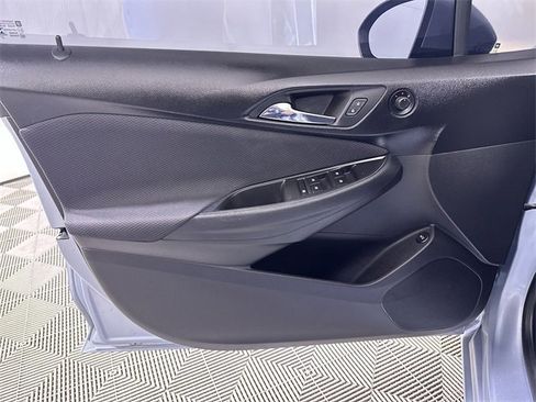 Used 2018 Chevrolet Cruze LS image 23