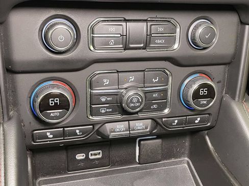 Used 2021 Chevrolet Tahoe RST AWD/4WD image 27