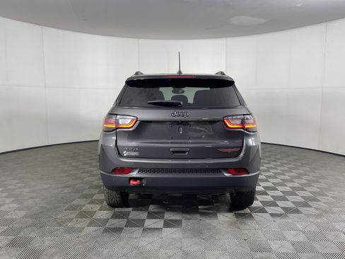 Used 2024 Jeep Compass Trailhawk w/ Trailhawk Elite Group image 4