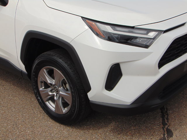 Used 2025 Toyota RAV4 XLE FWD image 2