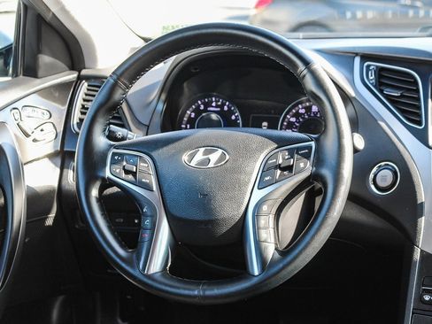 Used 2017 Hyundai Azera Limited image 16