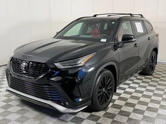 Used 2023 Toyota Highlander XSE video 2