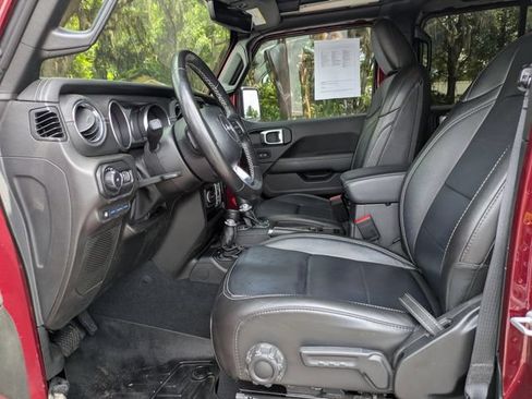 Used 2022 Jeep Wrangler Unlimited Sahara w/ Cold Weather Group AWD/4WD image 19