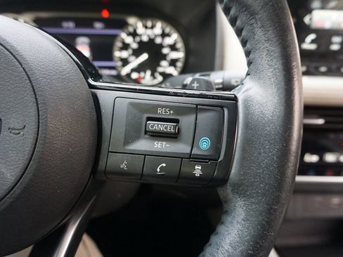 Used 2023 Nissan Rogue SL w/ SL Premium Package FWD image 9