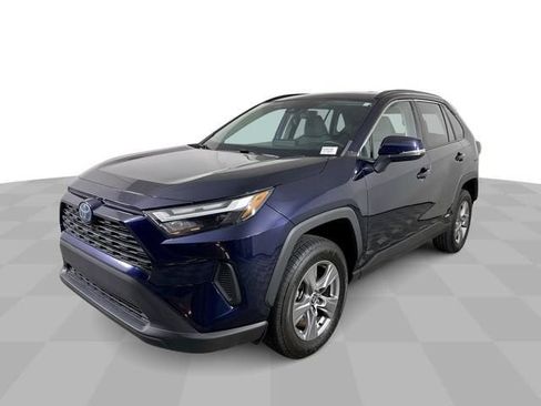 Used 2023 Toyota RAV4 XLE AWD/4WD image 4