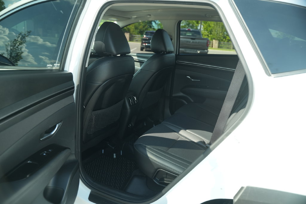 Used 2022 Hyundai Tucson Limited AWD/4WD image 17