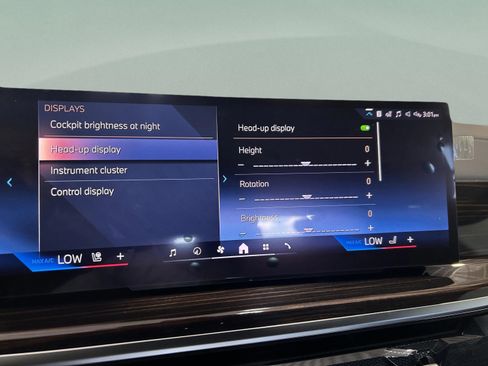 Used 2026 BMW X5 xDrive40i w/ M Sport Package image 17