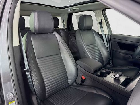 Used 2025 Land Rover Discovery Sport S image 26