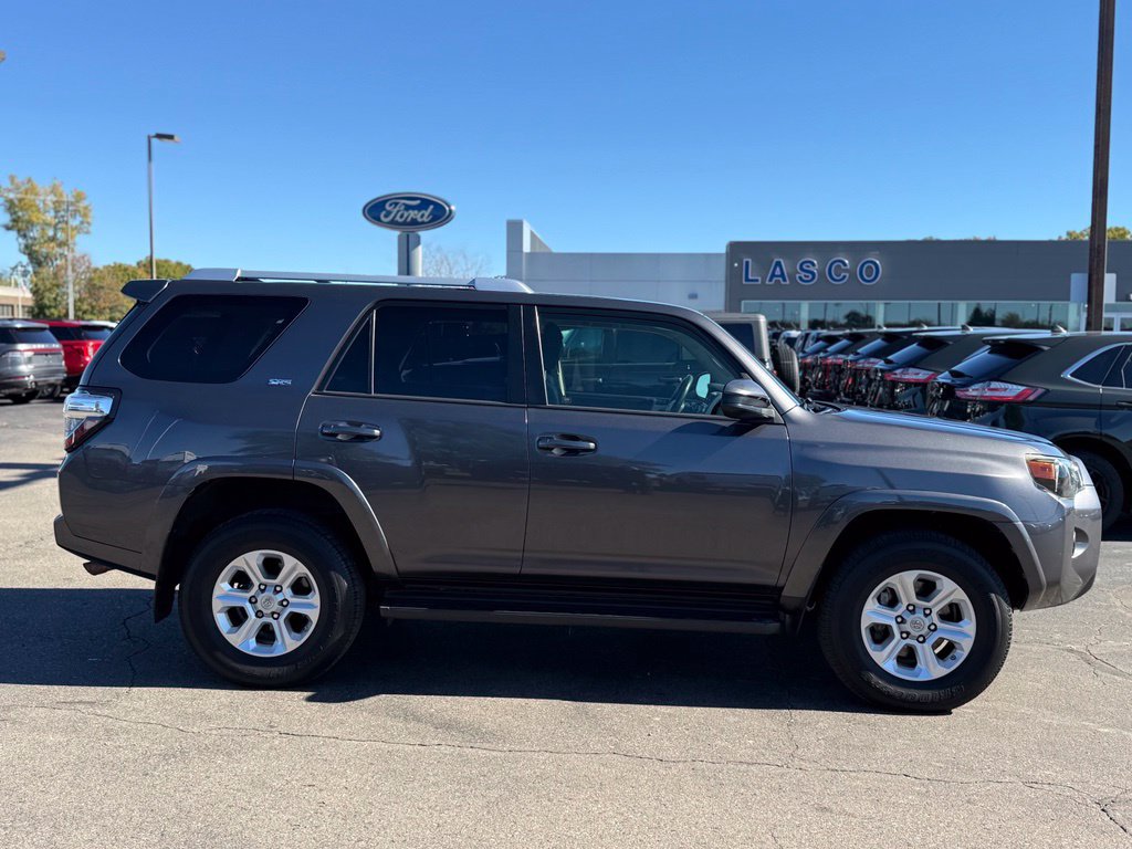 Used 2016 Toyota 4Runner SR5 AWD/4WD image 43