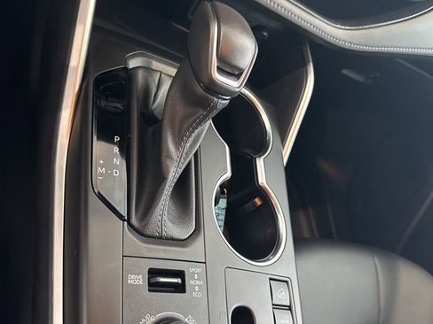 Used 2023 Toyota Highlander XSE image 19