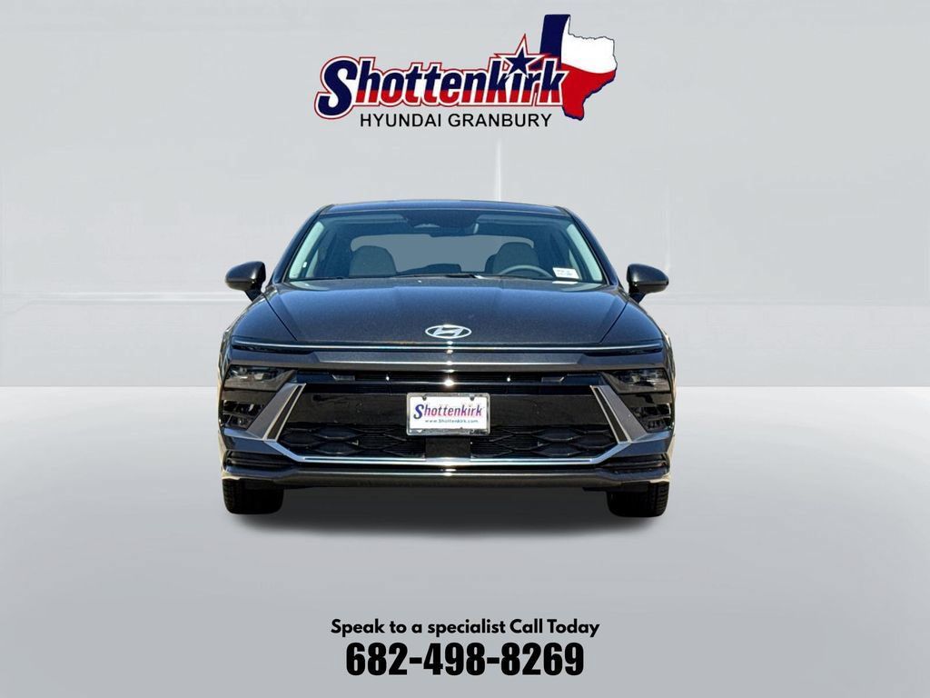 Used 2026 Hyundai Sonata SEL FWD image 2