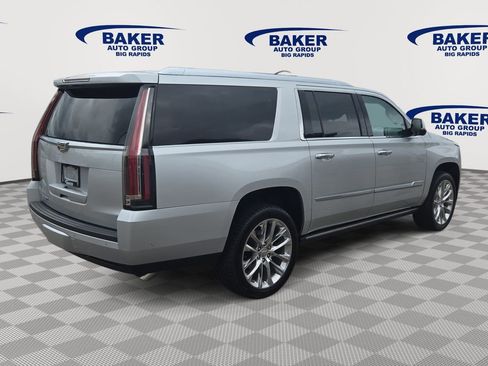 Used 2018 Cadillac Escalade ESV Premium Luxury AWD/4WD image 3
