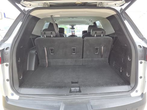 Used 2019 Chevrolet Traverse RS FWD image 18
