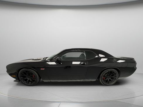 Used 2012 Dodge Challenger SRT8 RWD image 4