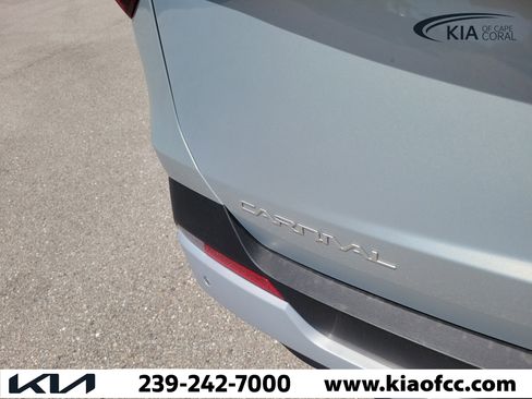 New 2026 Kia Carnival EX FWD image 11