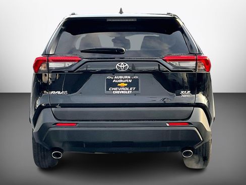 Used 2021 Toyota RAV4 XLE image 4