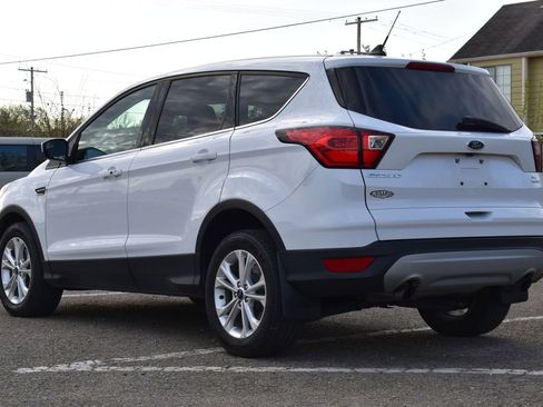 Used 2019 Ford Escape SE image 7