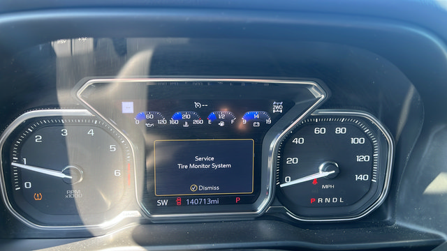 Used 2020 GMC Sierra 2500 AT4 w/ AT4 Premium Package AWD/4WD image 12